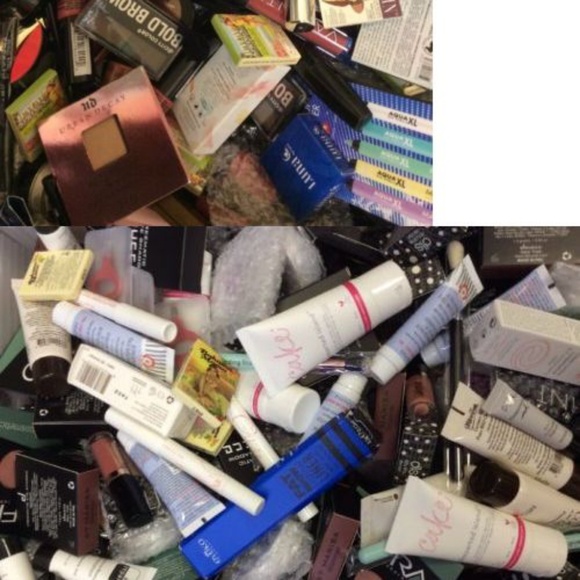 Box full of samples of makeup and skin care NEW - Picture 5 of 7